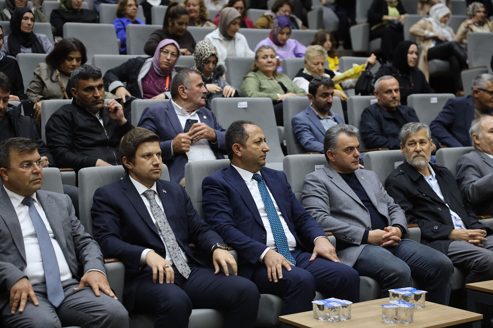 Karasu SAMEK’te üreten eller yıl sonu sergisinde buluştu