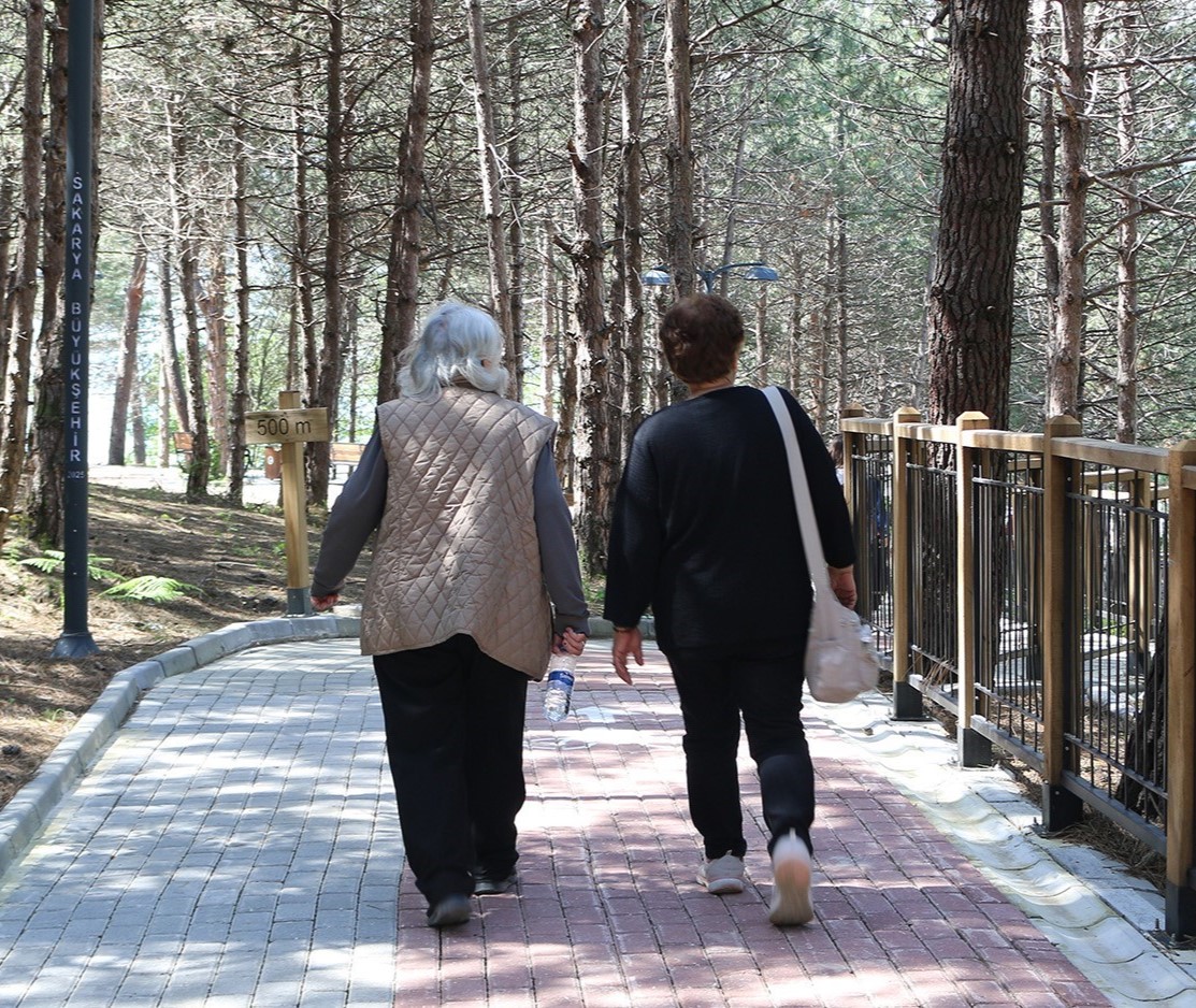 YADEM yaşlıları sağlıklı yaşam için Huzur Koridoru’nda yürüdü 