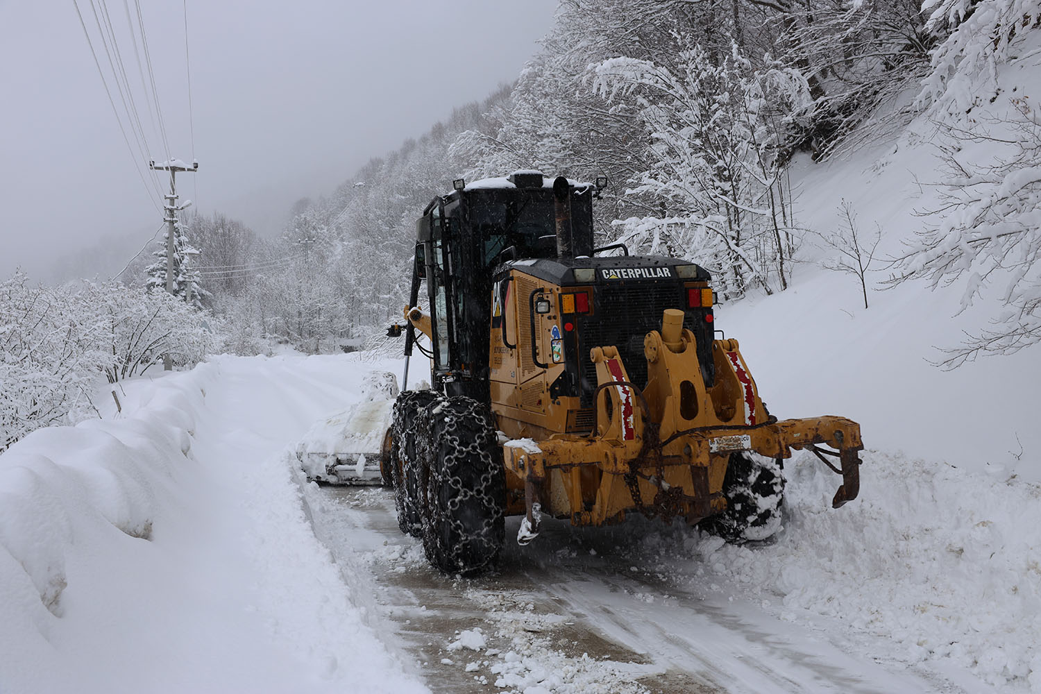 Büyükşehir’den kar raporu: 36 noktada kar küreme çalışmaları sürüyor