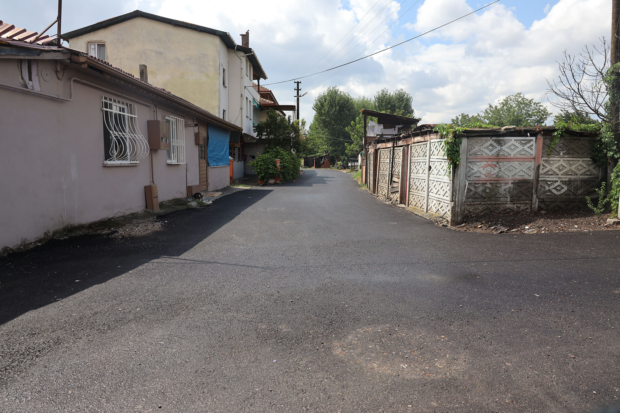 Erenler’de 19 sokağın altyapı ve üstyapısına Büyükşehir eli