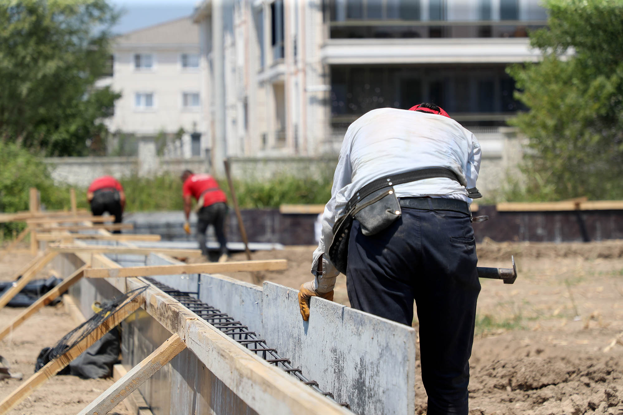 Başkan Yusuf Alemdar gençlere söz vermişti: 4 ilçe ve 4 ayrı mahallede işlem aynı anda başladı