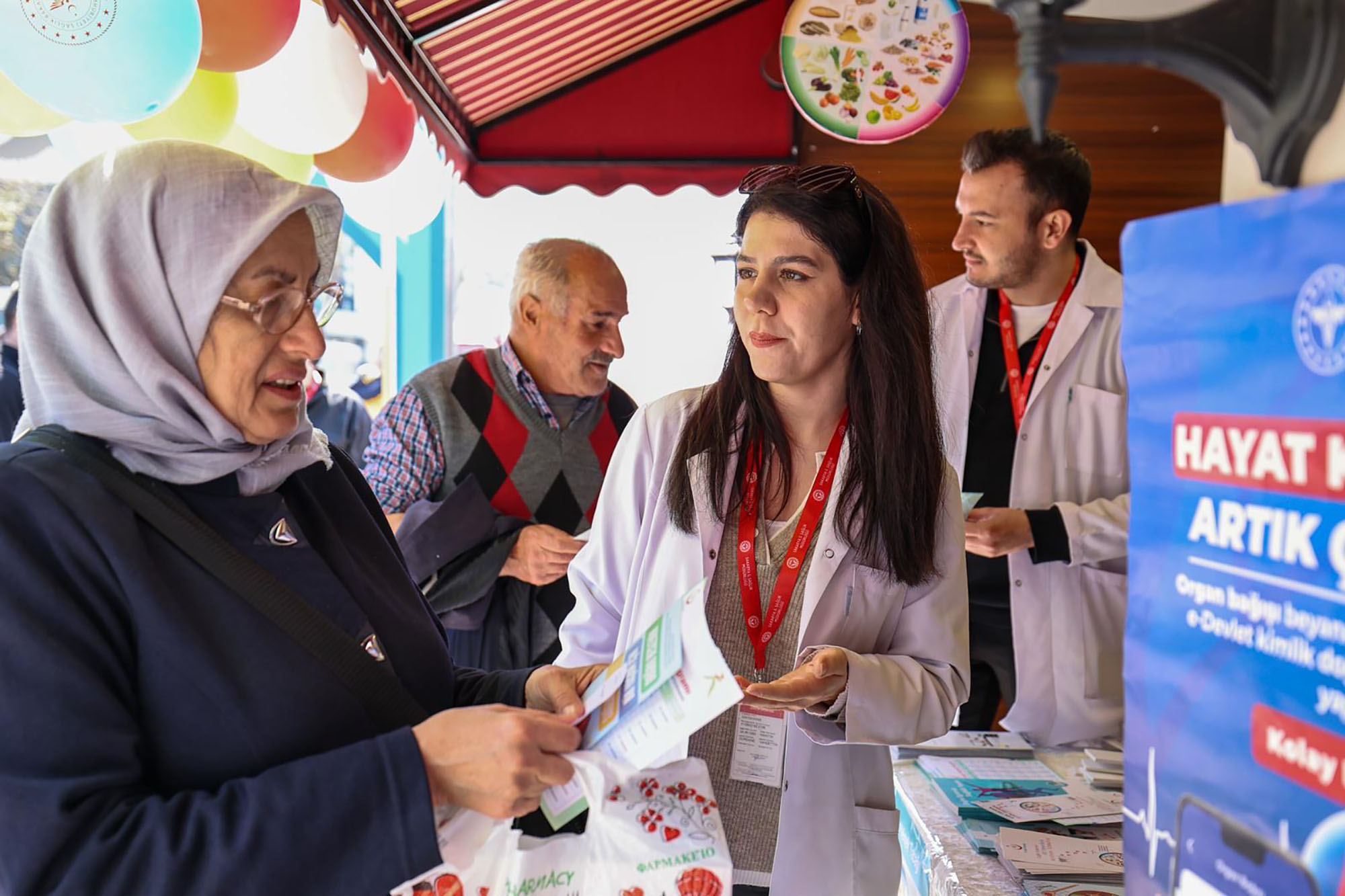 Sakarya’nın merkezine Sağlık Sokağı açıldı: Sağlığın her alanında danışmanlık ve tetkik yapıyorlar…
