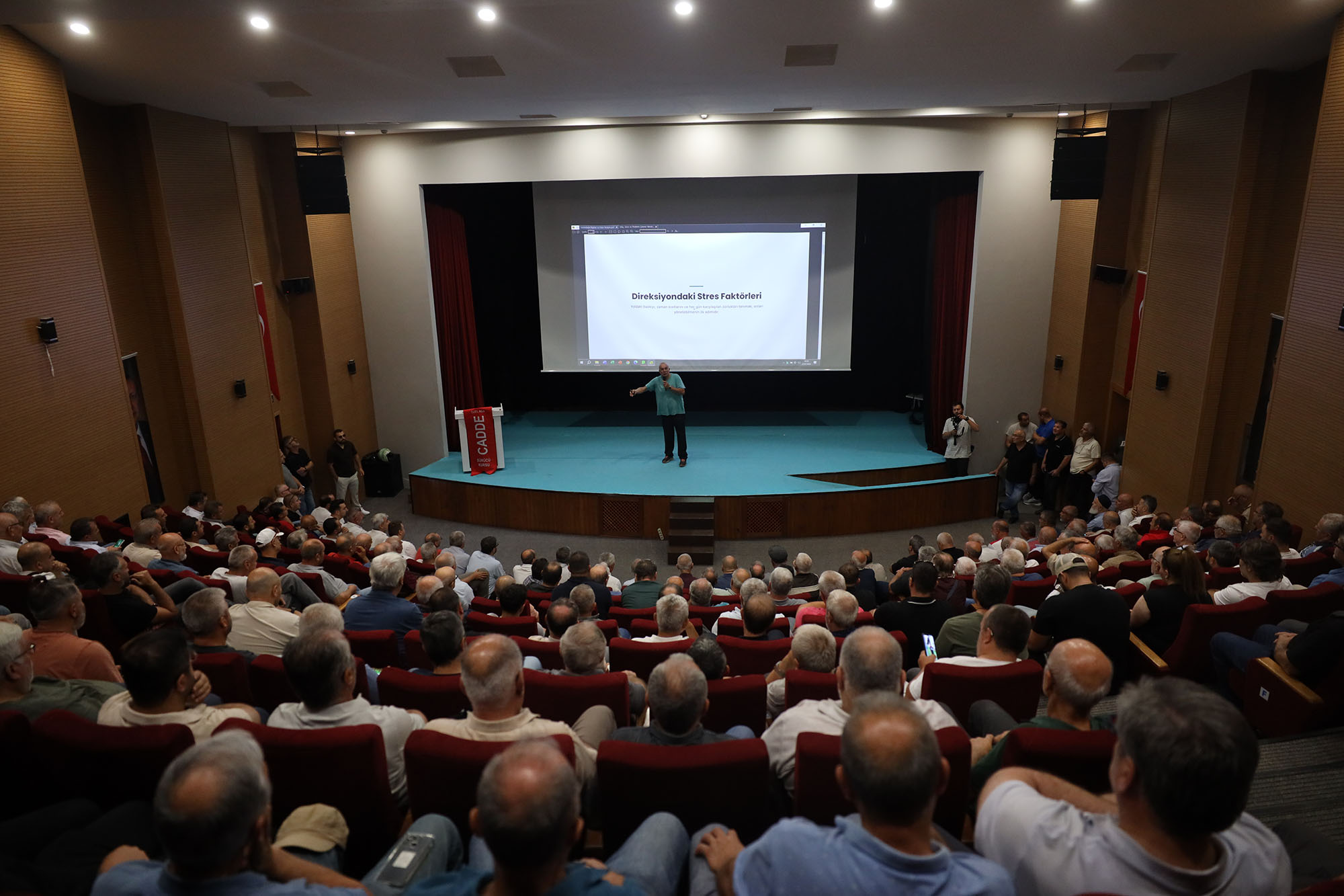 Kimlik kartı sahibi olacak şoförler öfke, stres yönetimi, empati eğitimi alıyor