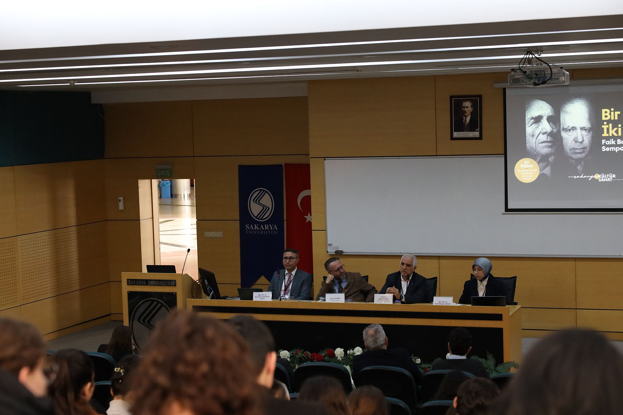 ‘Bir Şehir İki Çınar’ sempozyumunun ilk oturumu Faik Baysal oldu