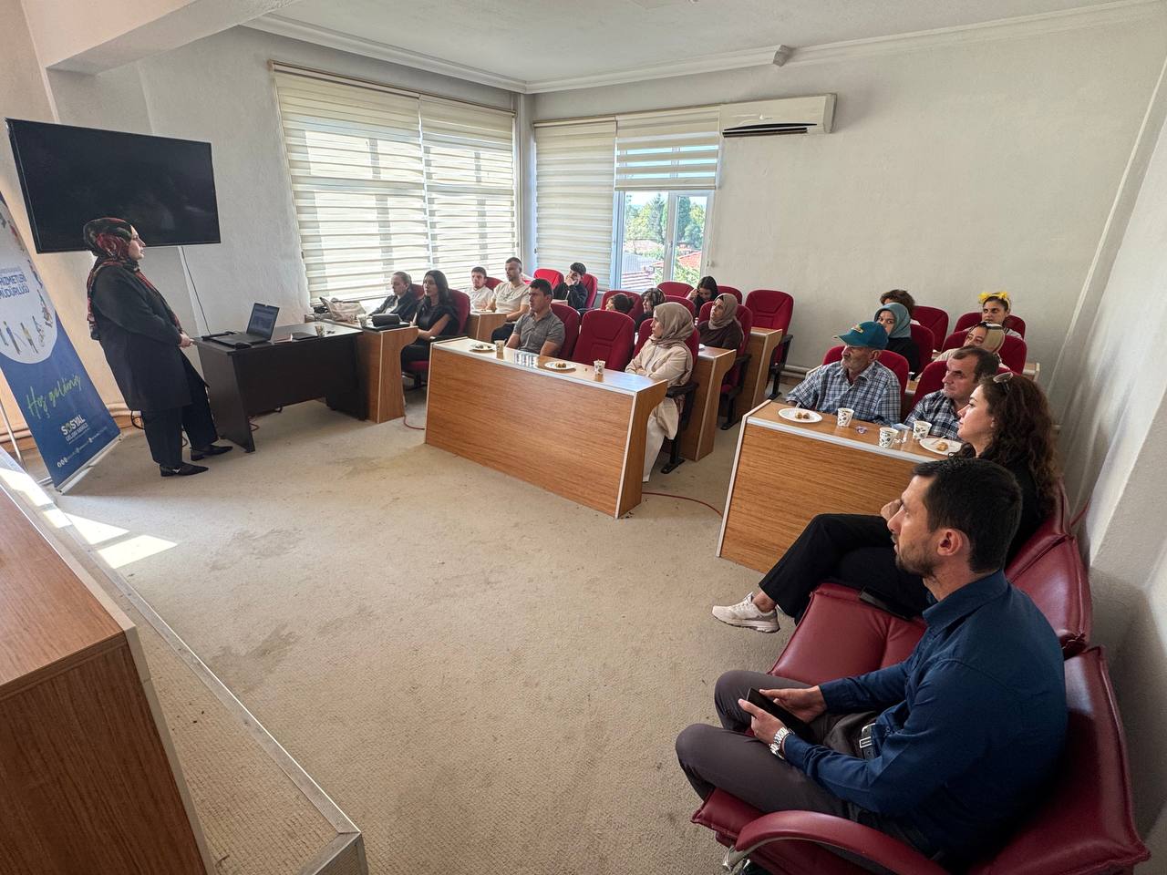 Özel gereksinimli vatandaşlara yasal ve resmi haklarını tek tek anlattılar