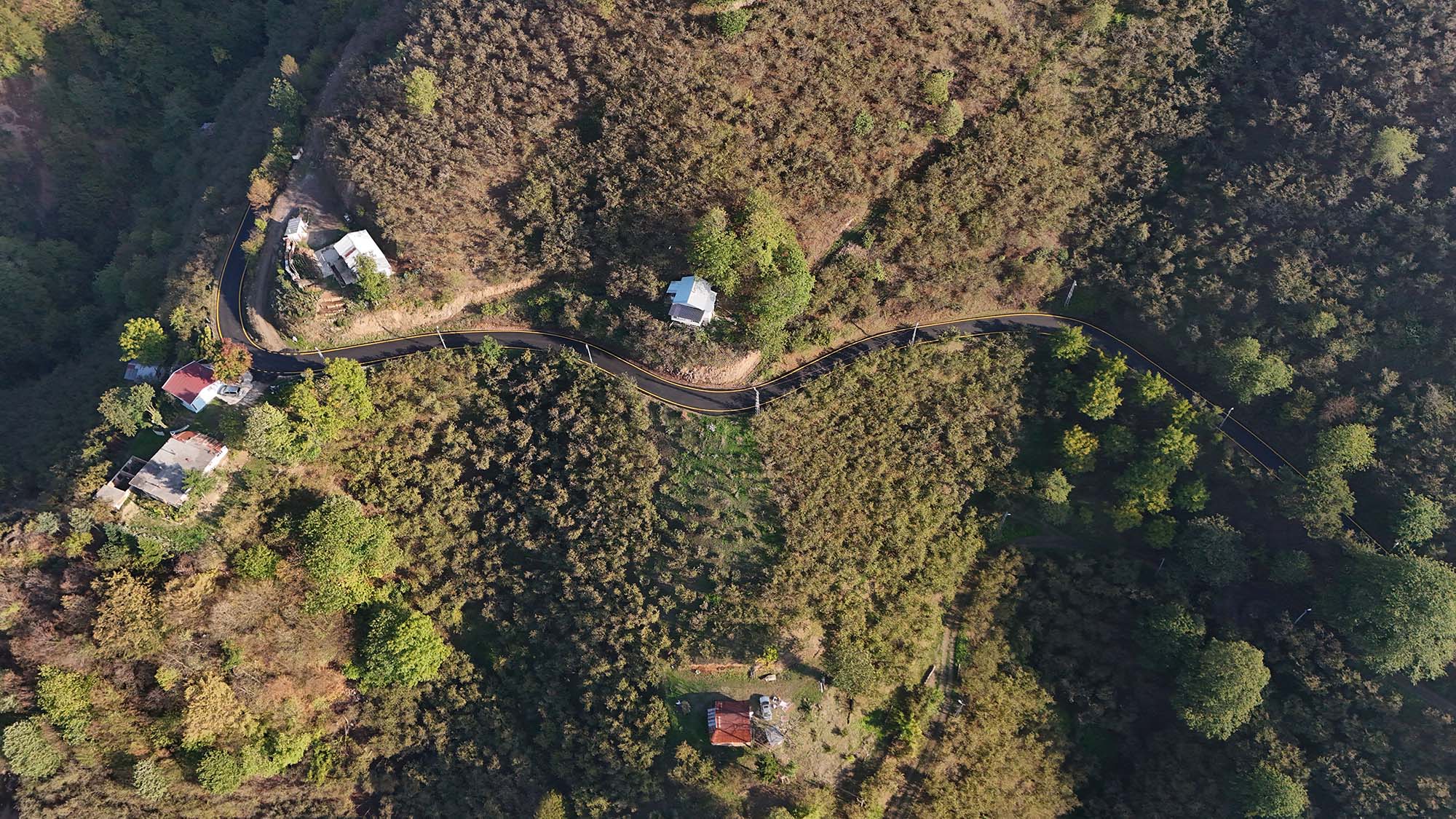 Akyazı’nın kırsalına giden yollar Büyükşehirle güzelleşti