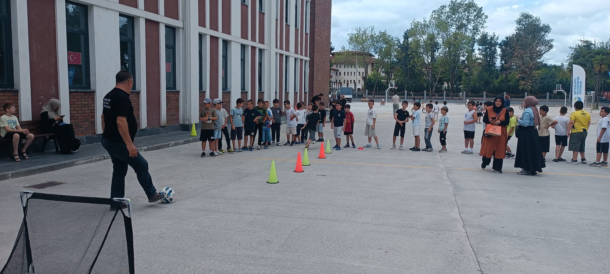Büyükşehir mahallelerde yetenek keşfi yolculuğunu sürdürüyor