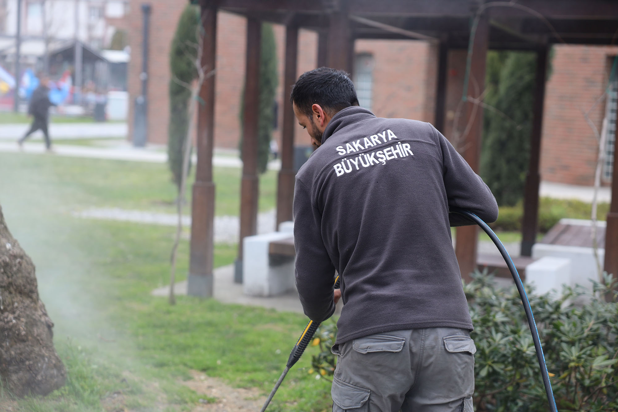 Sakarya bayram için Büyükşehirle çiçek açtı: Bayramı da baharı da rengarenk karşılıyor