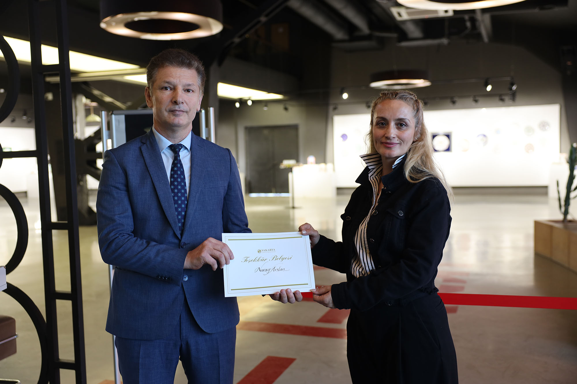 Genç sanatçıların hazırladığı “Topraktan Geleneğe Çini” sergisi OSM’de açıldı