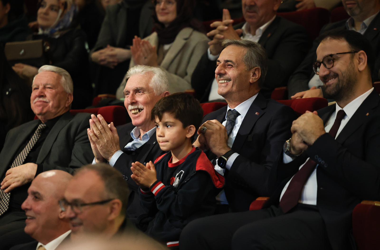 “Bugün sevgi ve dayanışmayı hatırlama, engelleri birlikte aşma günüdür”