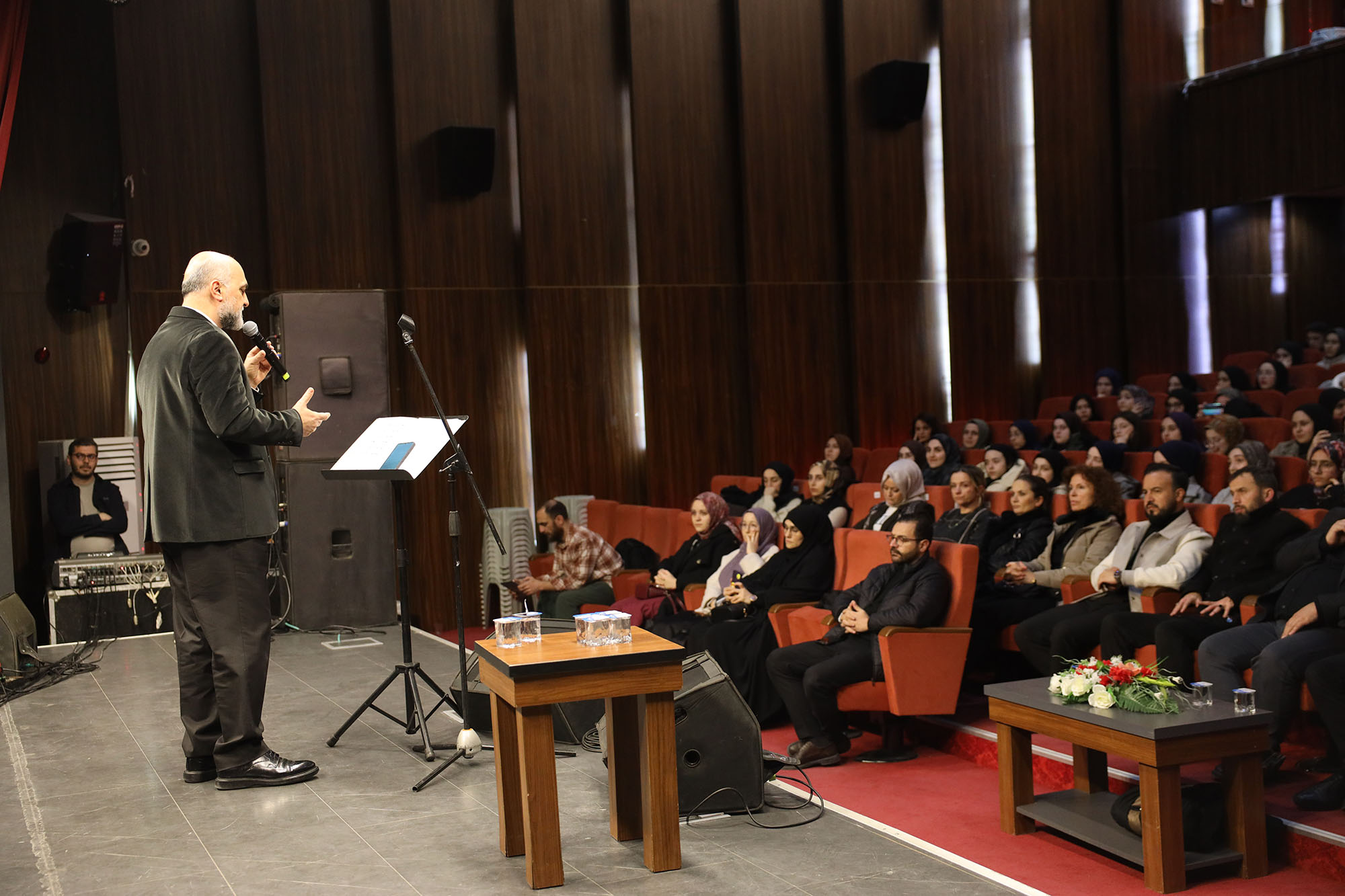 Ayasofya geleneğinden gelen ilahi nağmeler Sakaryalılarla buluştu