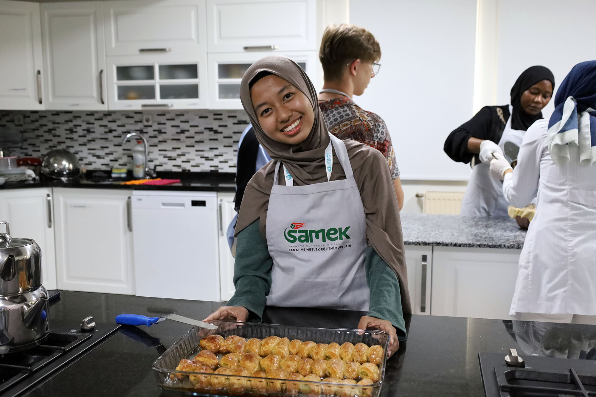 Dünyanın dört bir yanından gençler Büyükşehirle Türk kültürünü tanıdı