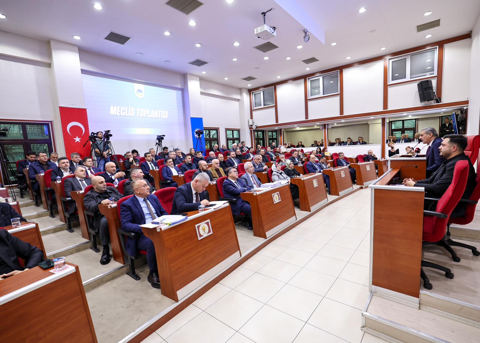 “Sapanca Gölü kıyılarını vatandaşlarımızın kullanımına sunmakta kararlıyız”