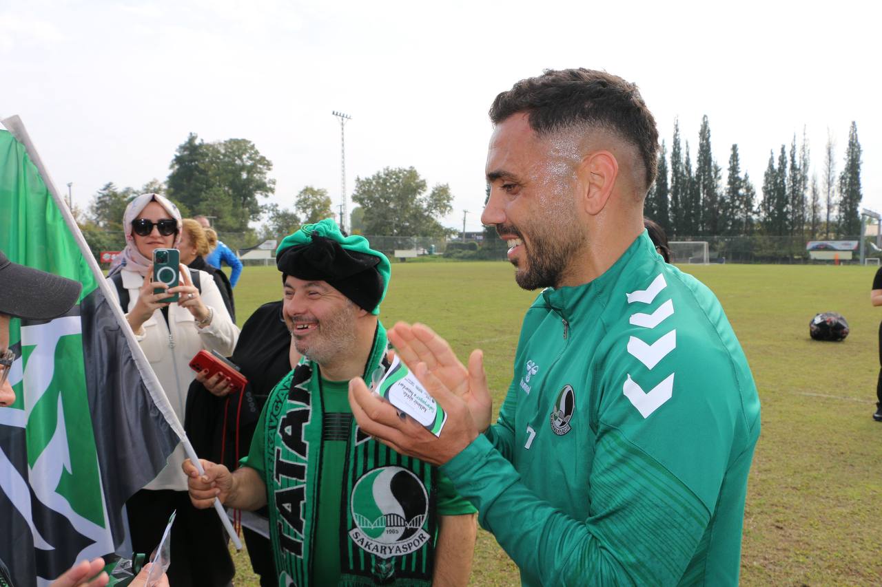 Özel gereksinimli öğrencilerden yeşil siyahlılara moral ziyareti