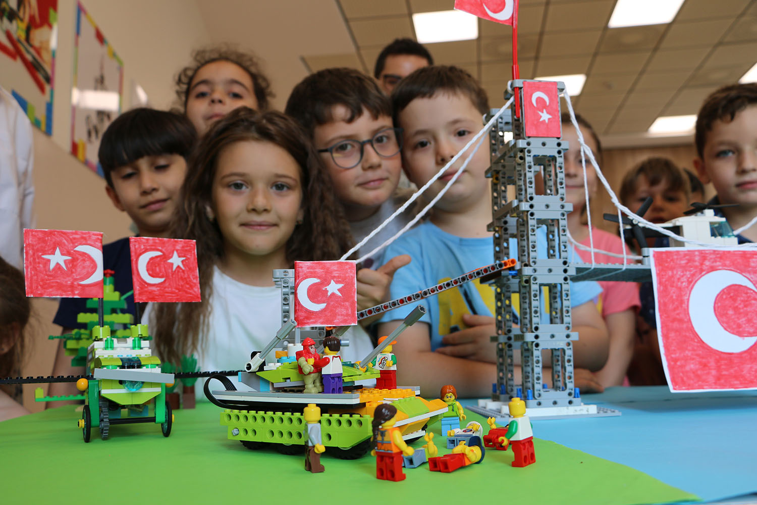 Minik öğrencilerden anlamlı etkinlik