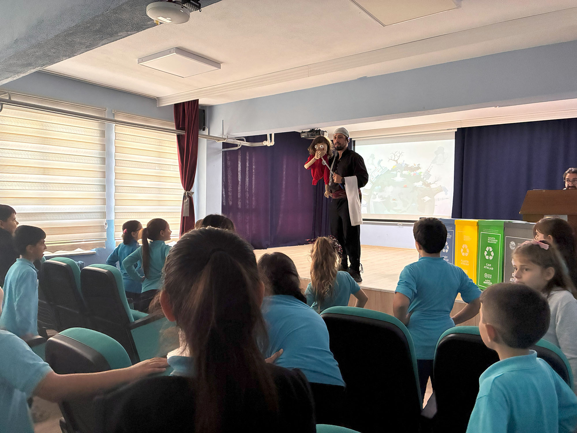 “Akça” tiyatrosuyla minikler çevre bilinci kazandı