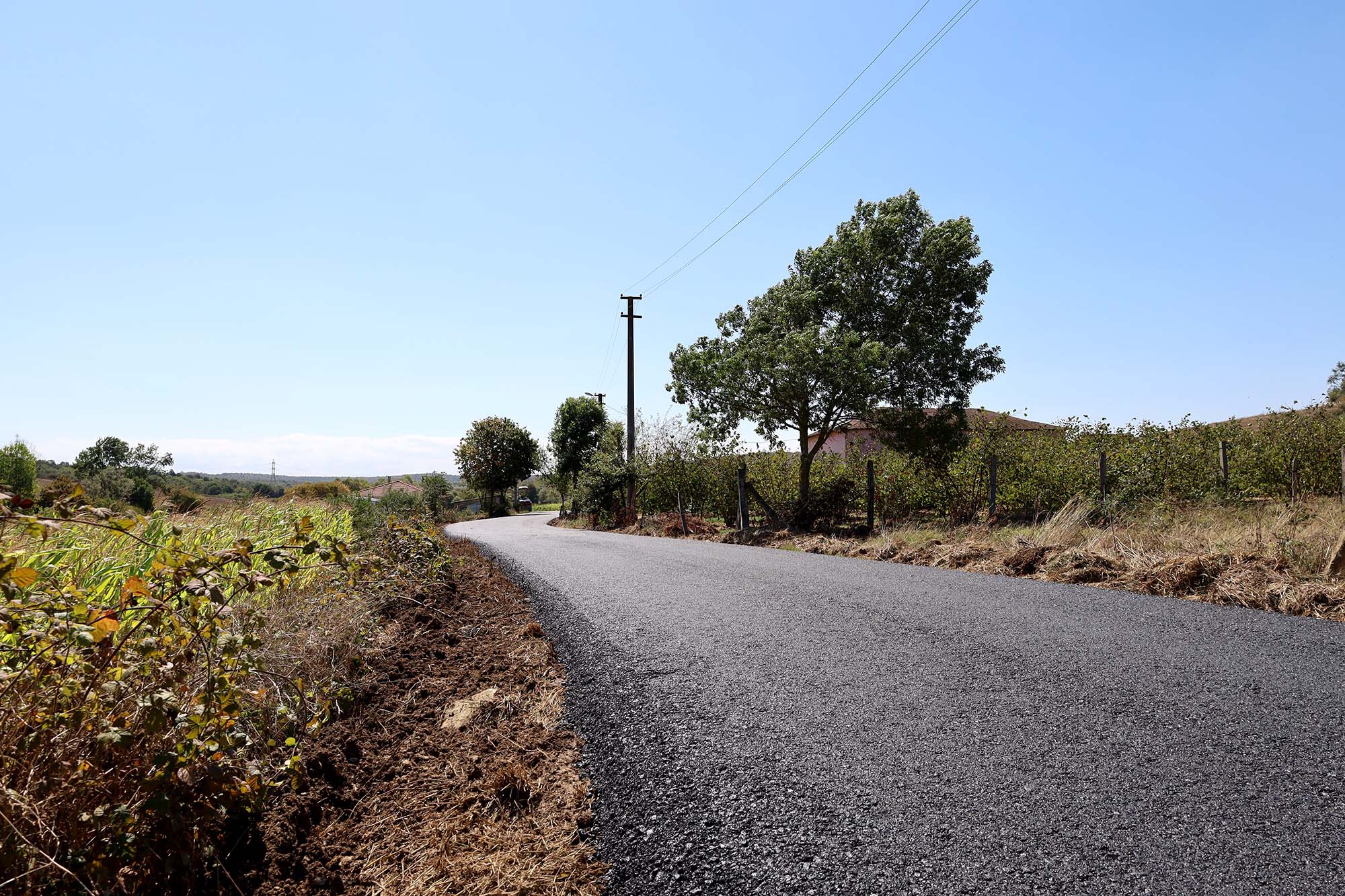 Büyükşehir, Kaynarca’yı sıcak asfalt konforuyla buluşturmaya devam ediyor