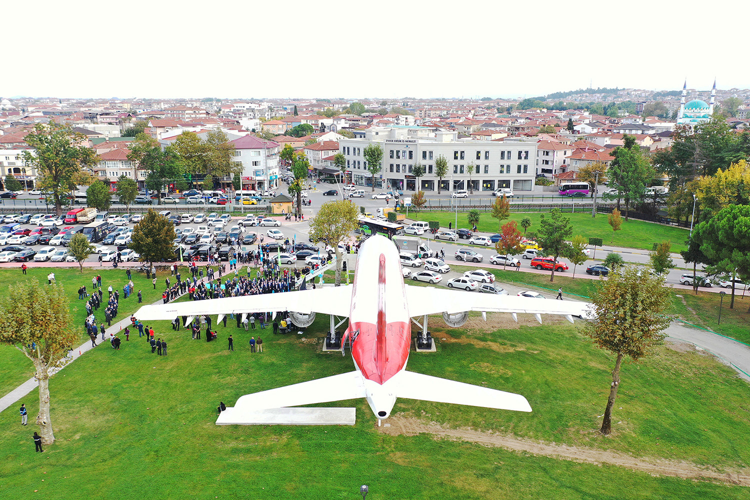 “Büyükşehir Uçak Kıraathanesi şehrin hatıra merkezi olacak”