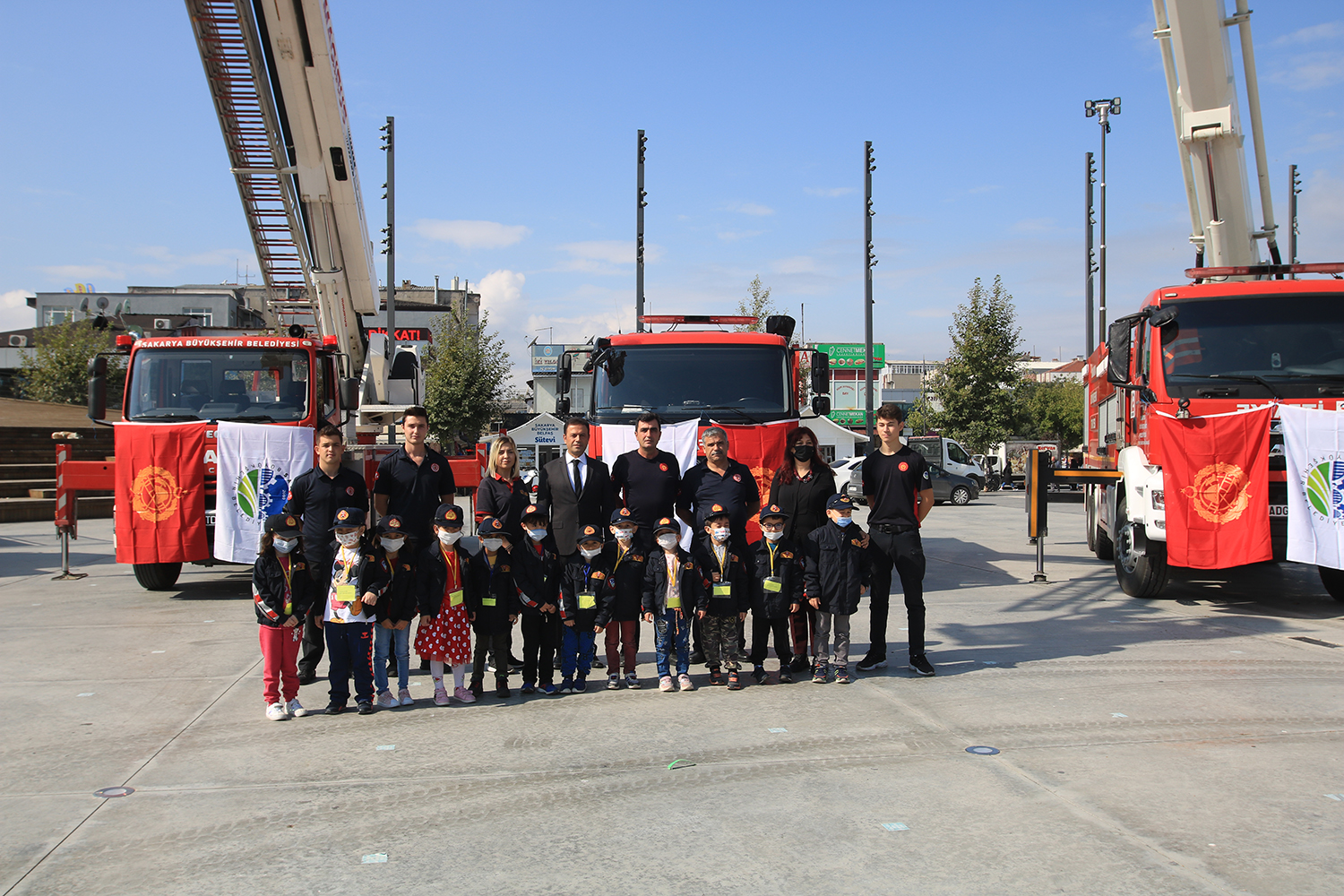 “Kahraman itfaiyecilerimizin haftası kutlu olsun”