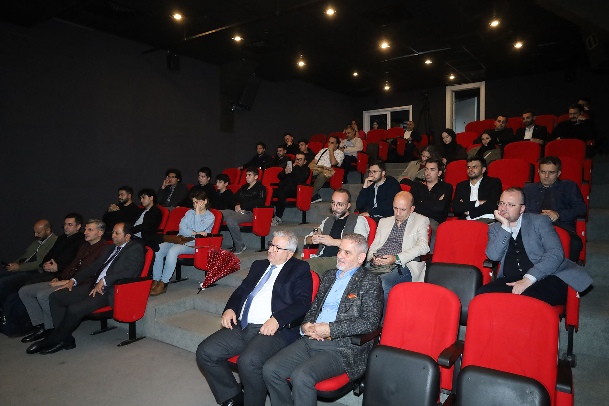 OSM’de Sakaryalılara Gazze’yi anlattı: “Filistinliler için vatan gözyaşıdır…”