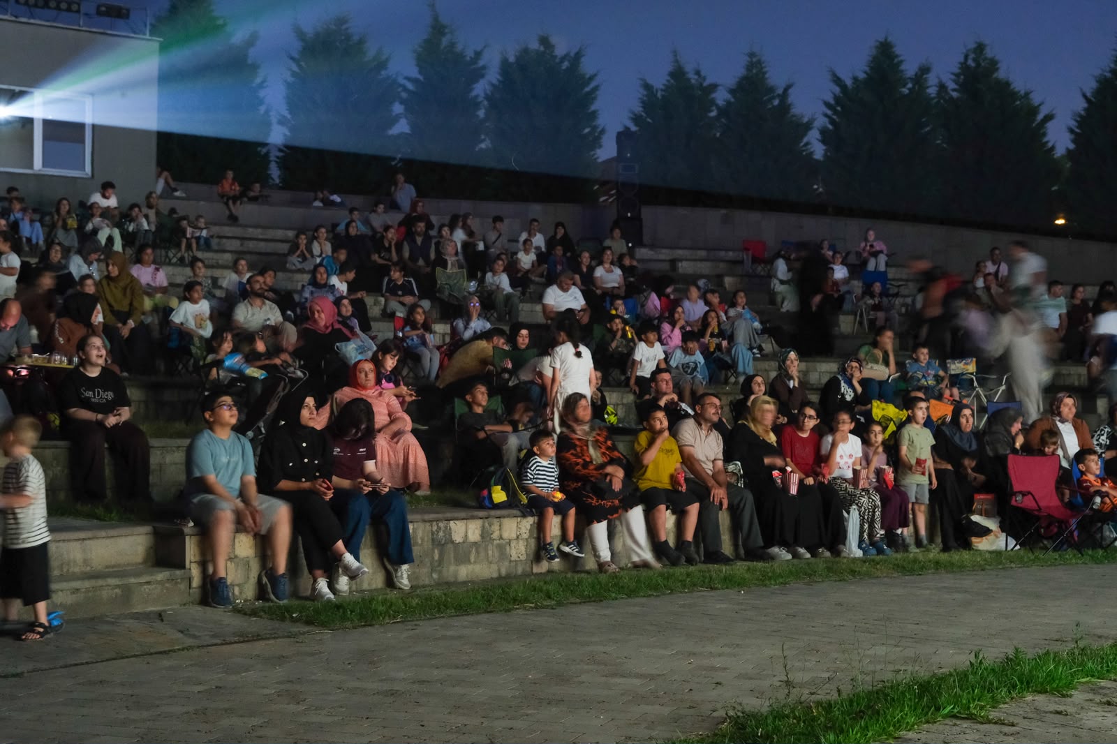 Büyükşehir’in Yaz Sineması ilçelerde yaz akşamlarına renk katıyor