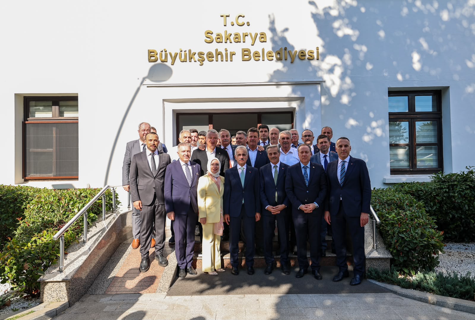 Bakan Uraloğlu Büyükşehir’e müjdeyle geldi: “Doğu Çevre Yolu bu yıl başlıyor”
