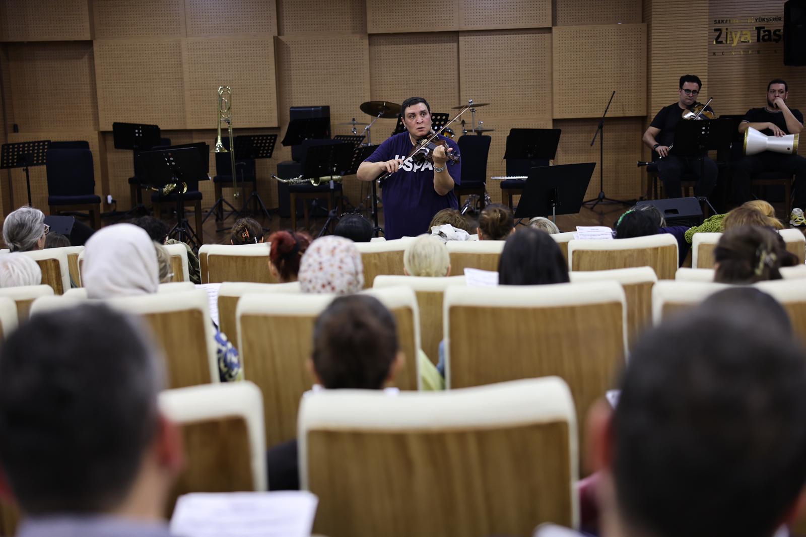 Sakarya’da Türk Sanat Müziği’nin eşsiz tınısı ‘hüzzam’ makamıyla yeniden başladı