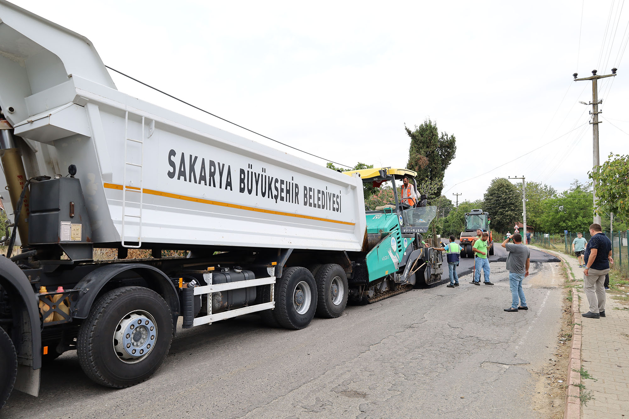 Adapazarı ve Serdivan’ın kırsalında kritik güzergâh Büyükşehirle sil baştan 