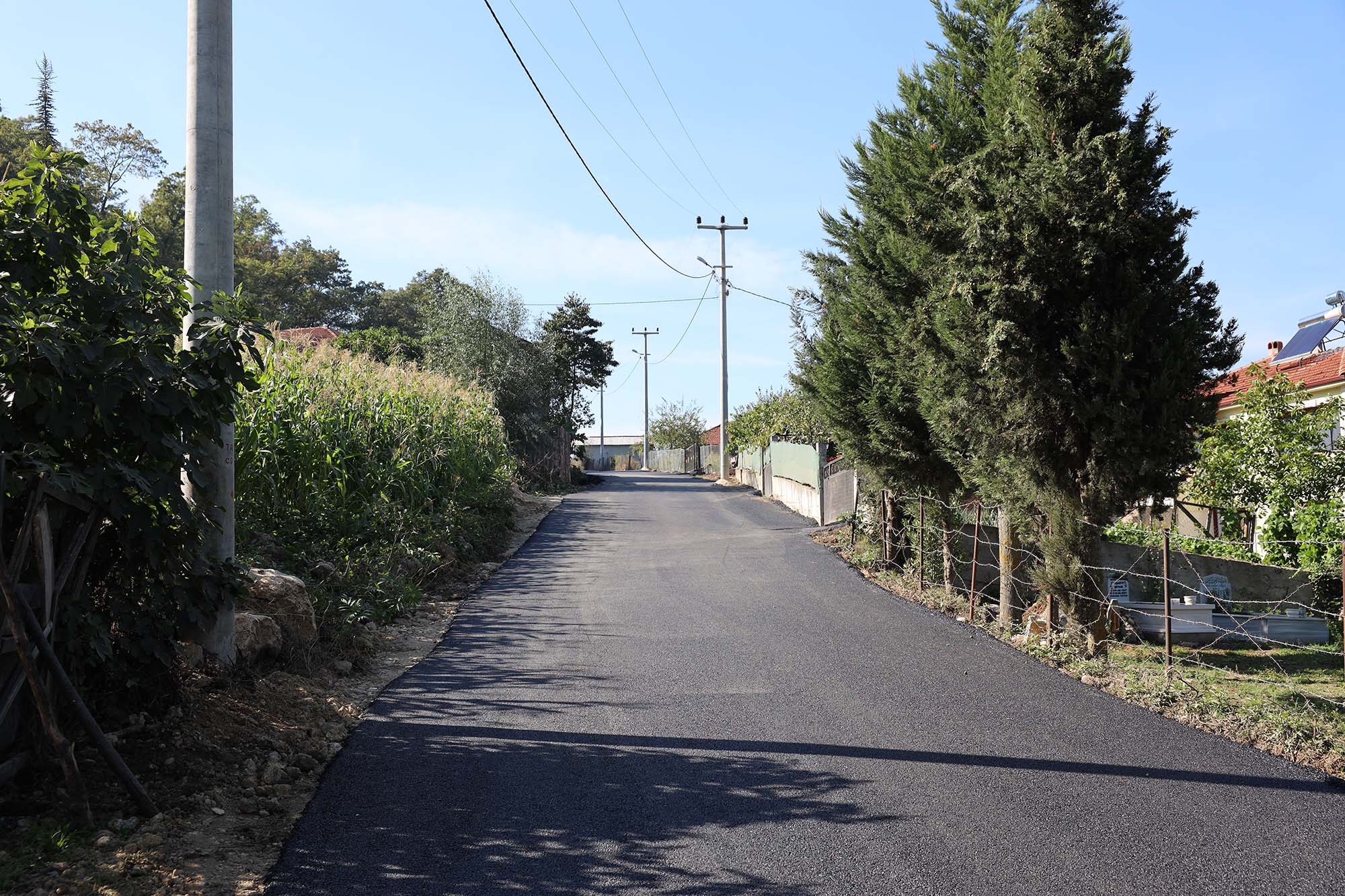 Akyazı’nın kırsalına giden yollar Büyükşehirle güzelleşti