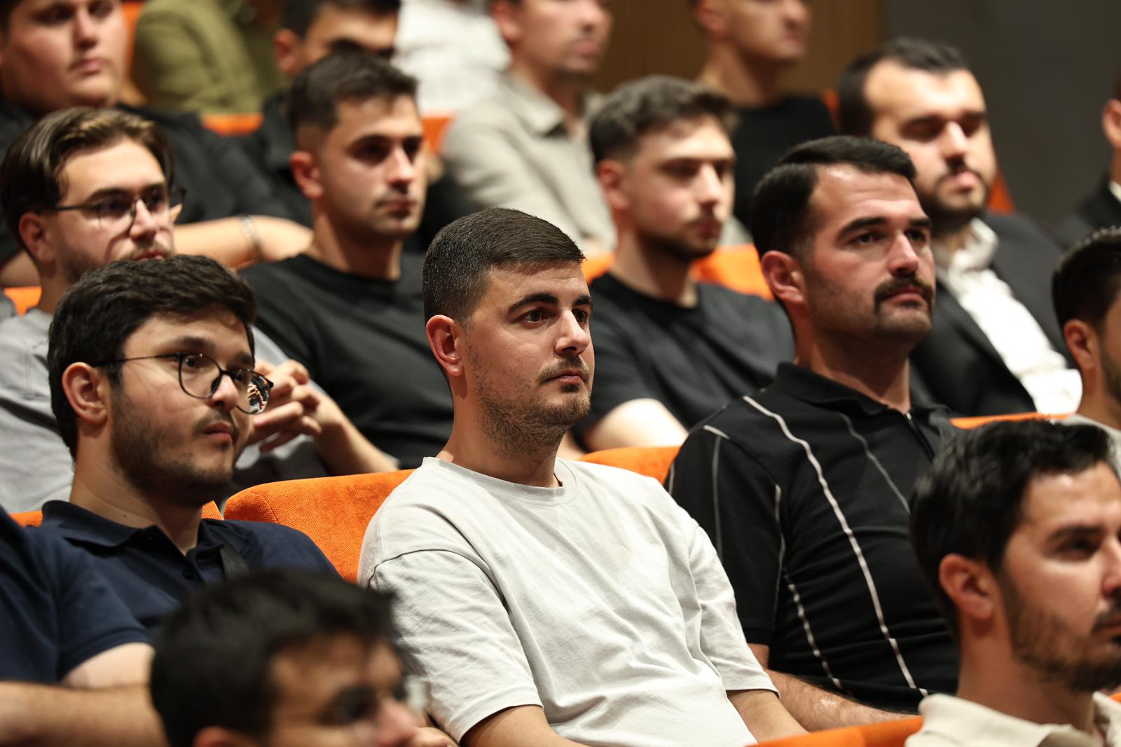 “Geleceğimiz olan gençlerimizin yarınları için eserler üretiyoruz”