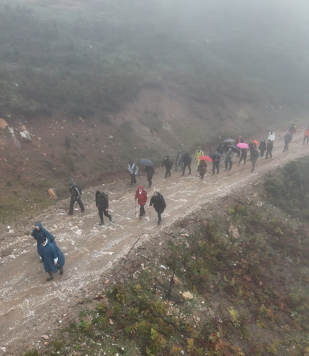 Doğaseveri büyüleyen rota: 16 kilometre boyunca hiç durmadılar… 