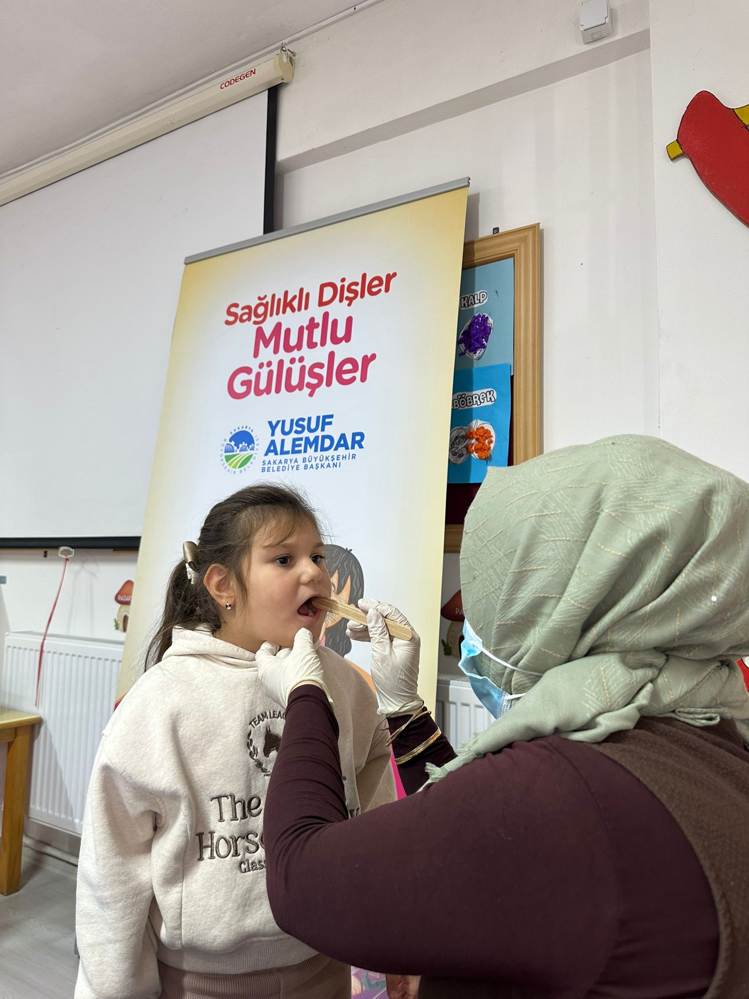 550 minik öğrenci ağız ve diş sağlığı taramasından geçti