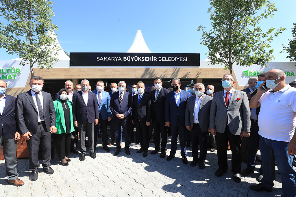 ‘Lokomotif şehir Sakarya’ dev fuarla kapılarını bu kez dünyaya açtı