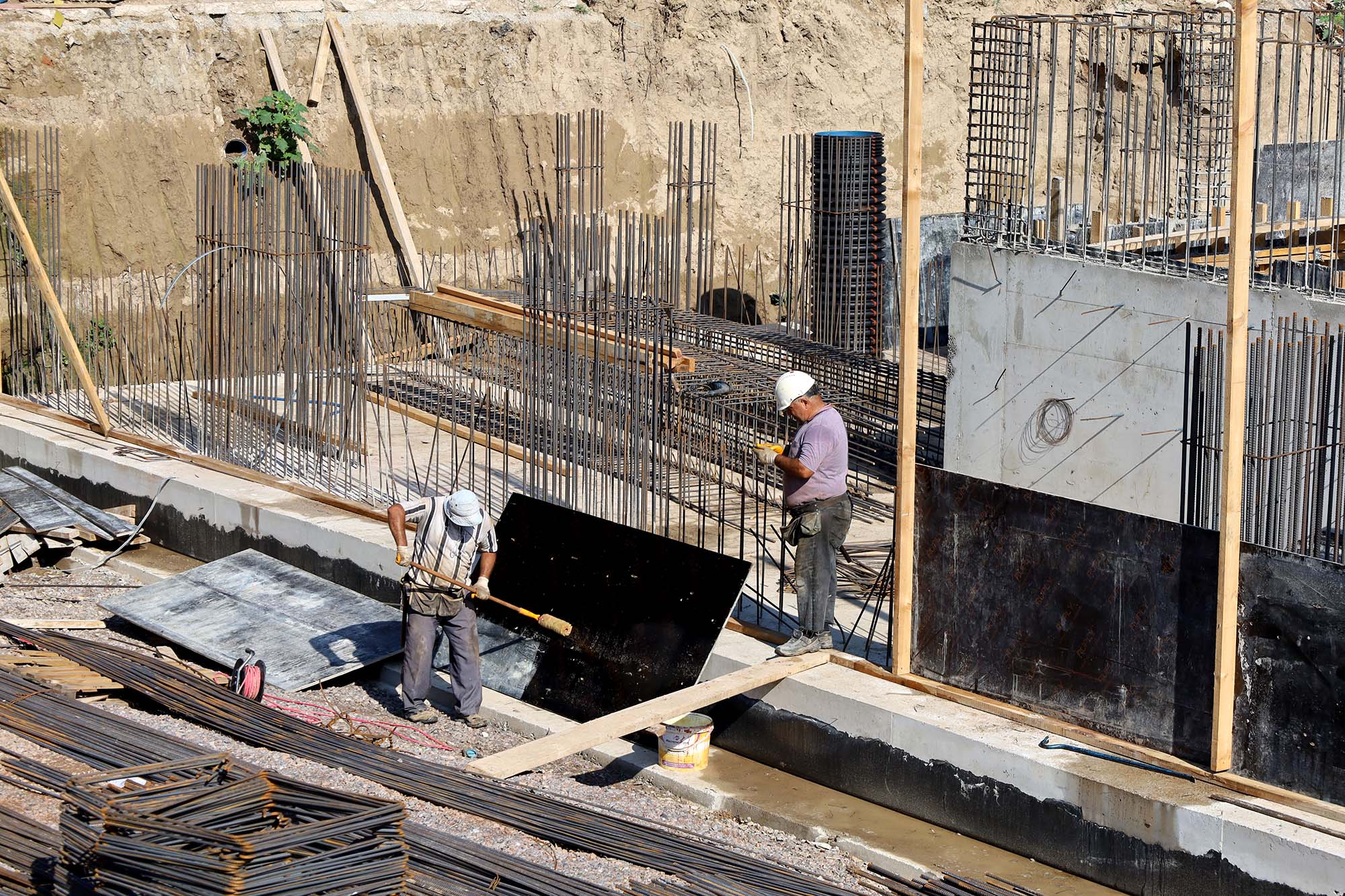 Arifiye’de gençlerin göz bebeği olacak proje yükseliyor: Yüzme havuzu, sanat ve müzik atölyesi, akıl oyunu alanları…