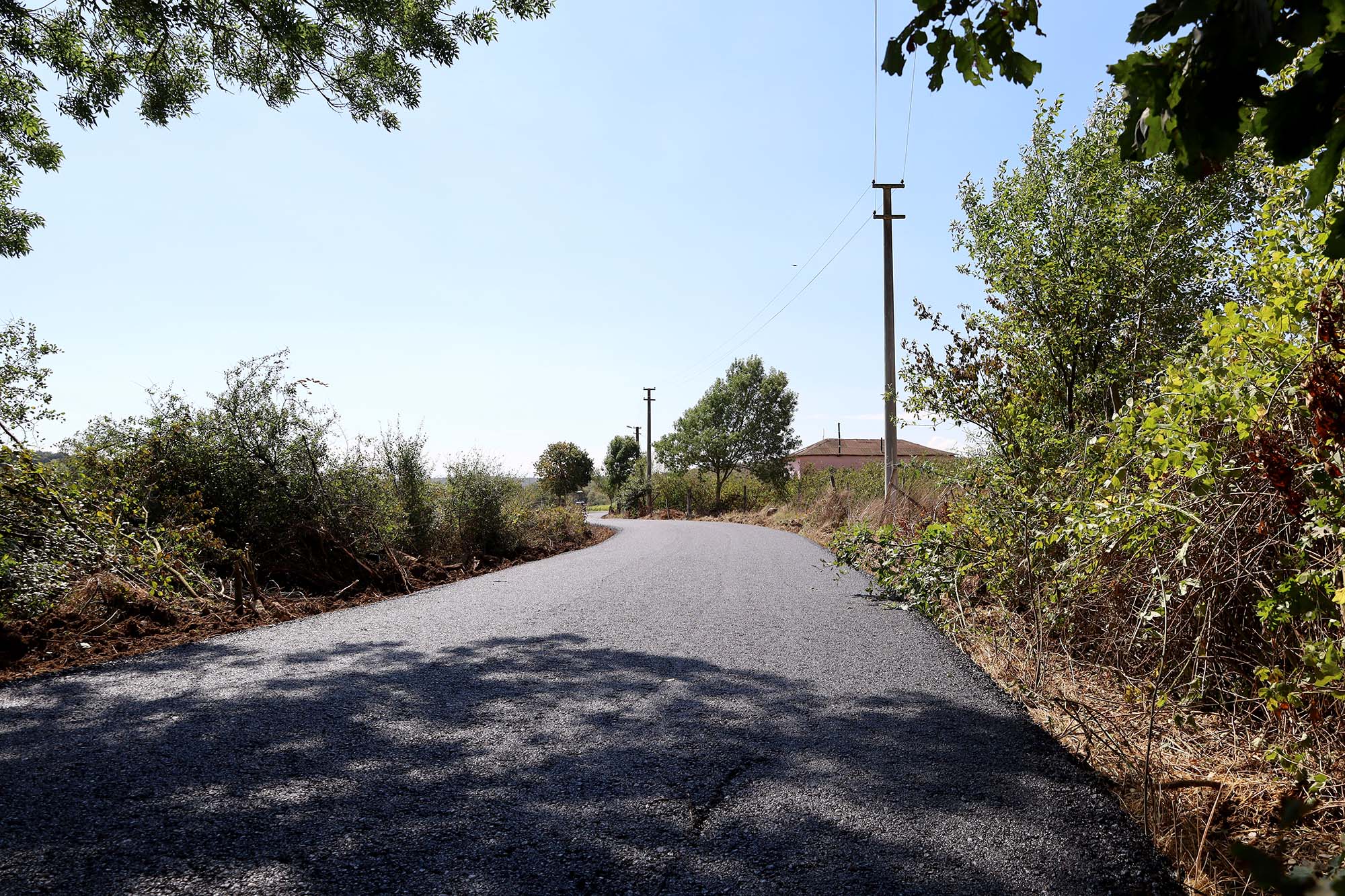 Büyükşehir, Kaynarca’yı sıcak asfalt konforuyla buluşturmaya devam ediyor