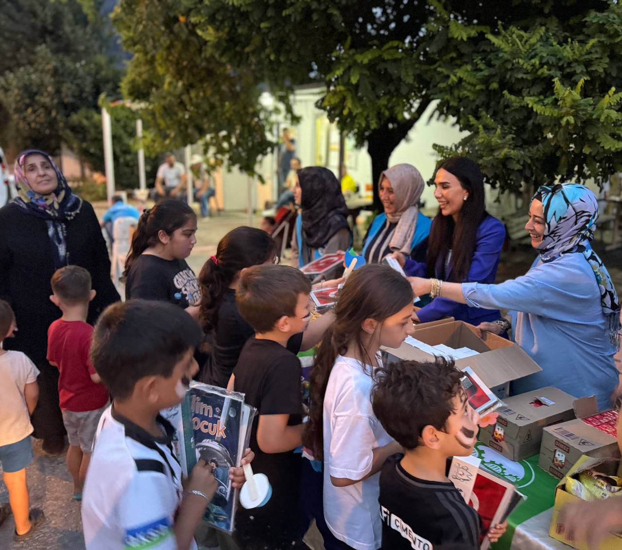 Yaz neşesi bu kez Pamukova, Karapürçek ve Geyve’de yüzlerce çocukla buluştu