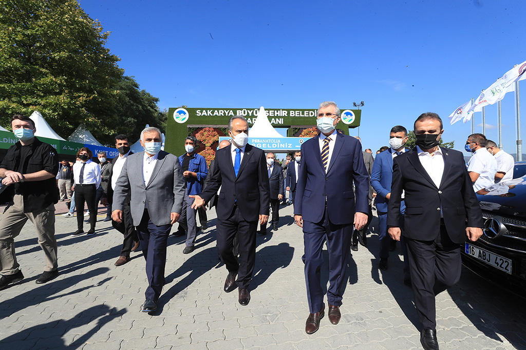 ‘Lokomotif şehir Sakarya’ dev fuarla kapılarını bu kez dünyaya açtı