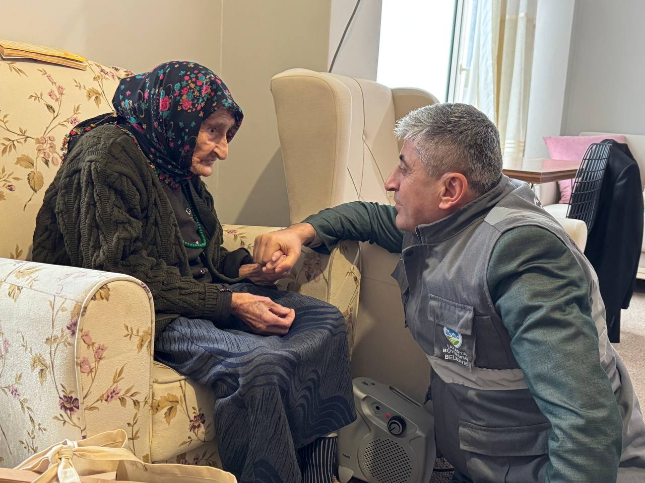 Büyükşehir şehrin dört bir yanında yürekleri ısıtıyor