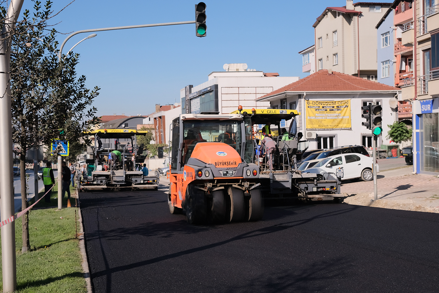“Sakarya Köprülü Kavşağı’nı bu hafta  iki yönlü olarak trafiğe açacağız”