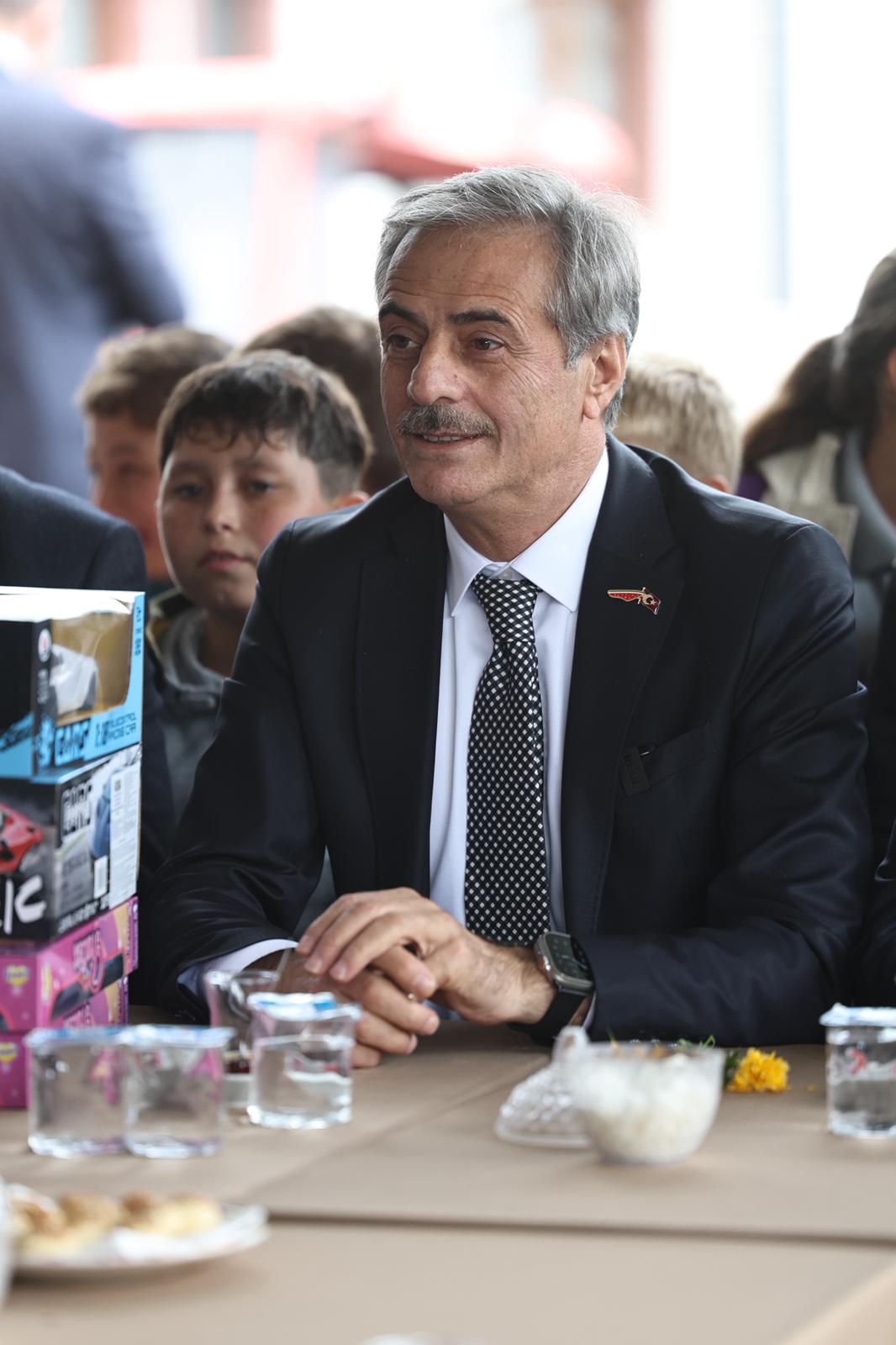 Akyazı’da hizmet ve yatırımlar bir bir tamamlanıyor