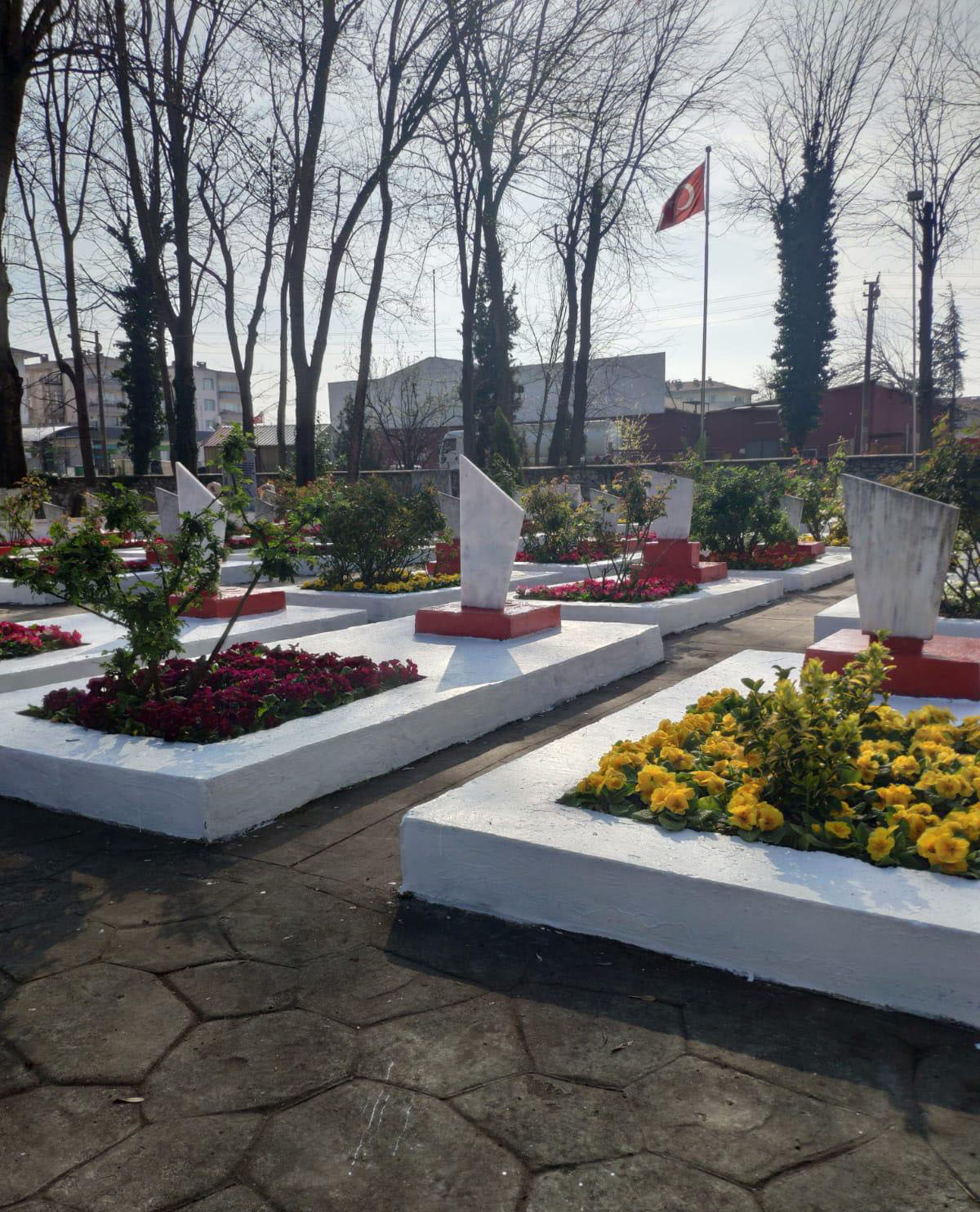 Yorgalar Şehitliği temizlendi