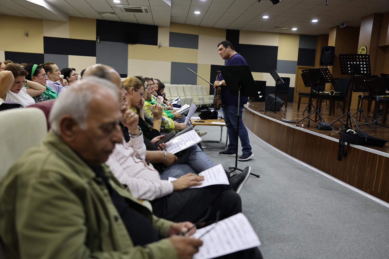 Sakarya’da Türk Sanat Müziği’nin eşsiz tınısı ‘hüzzam’ makamıyla yeniden başladı