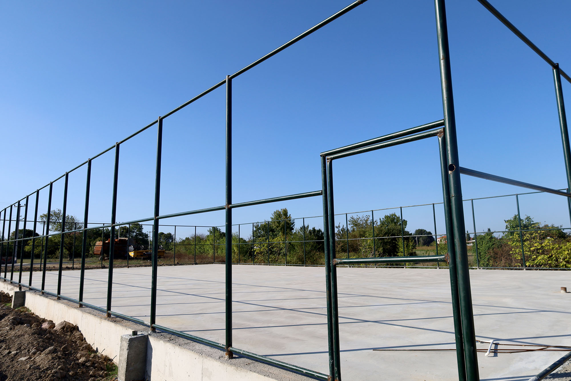 Büyükşehir 8 noktada, aynı anda merakla beklenen projeler için çalışıyor