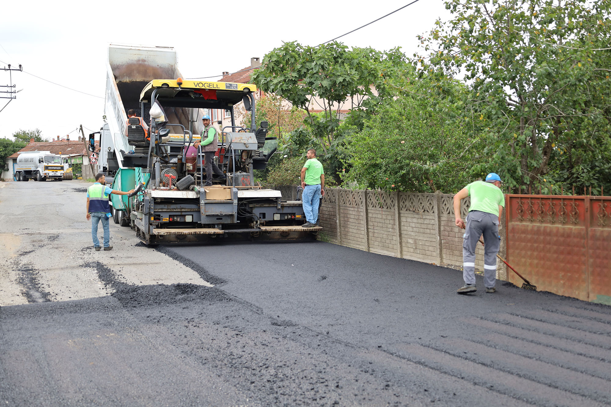 Adapazarı ve Serdivan’ın kırsalında kritik güzergâh Büyükşehirle sil baştan 