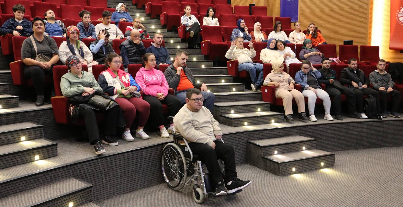 Geleceğe mavi bir dokunuş: Sıfır Atık Mavi eğitimi SGM’de