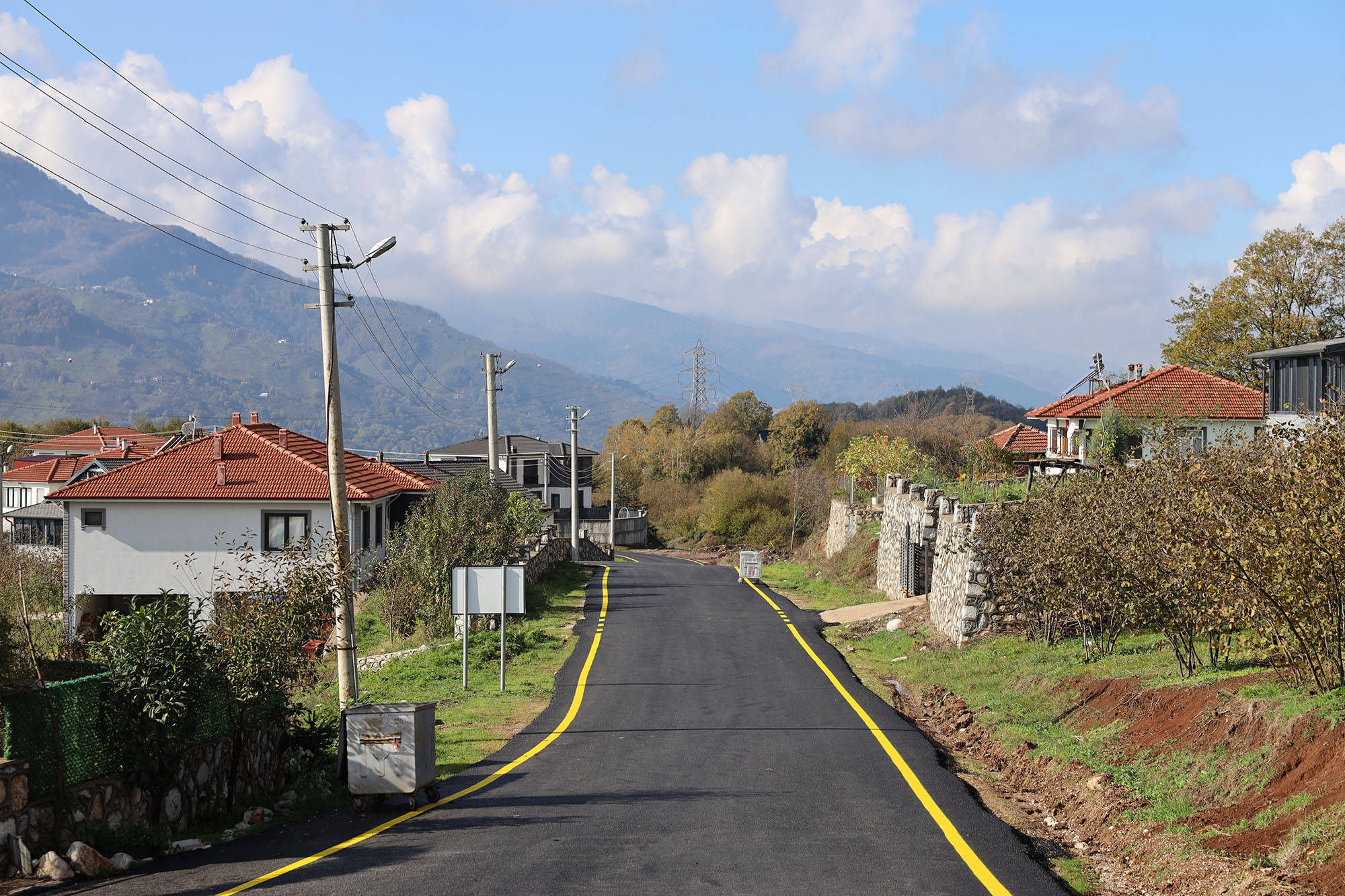 Akyazı’da Beldibi Mahallesi de yeni yüzüne kavuştu