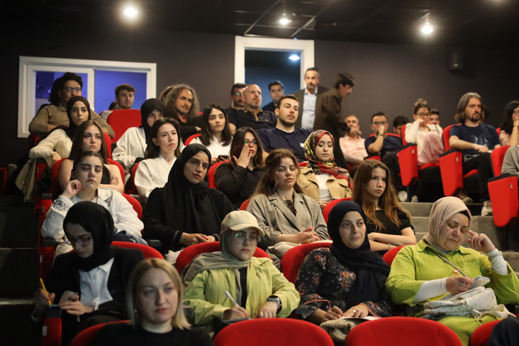 Sinemaseverler “SineFilozofi” söyleşisinde buluştu