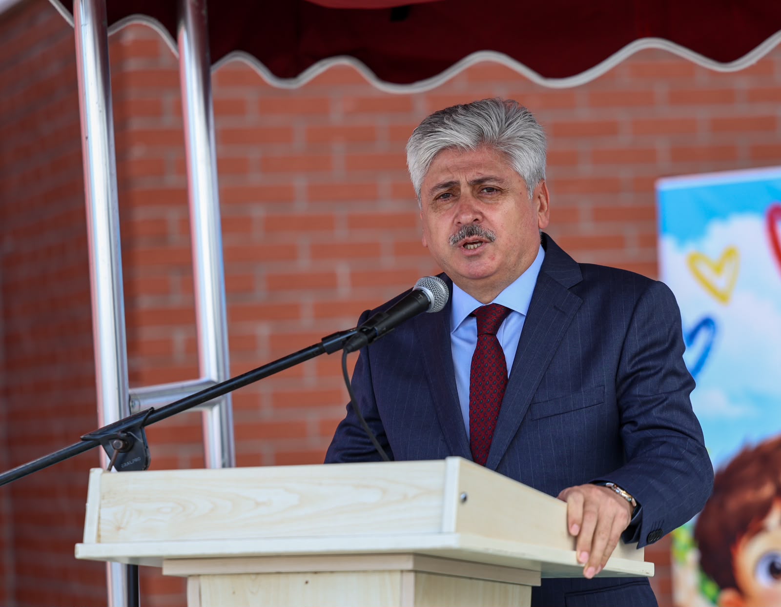 Alemdar, “Evlatlarımızın ve gençlerimizin her zaman, her alanda yanında olacağız”