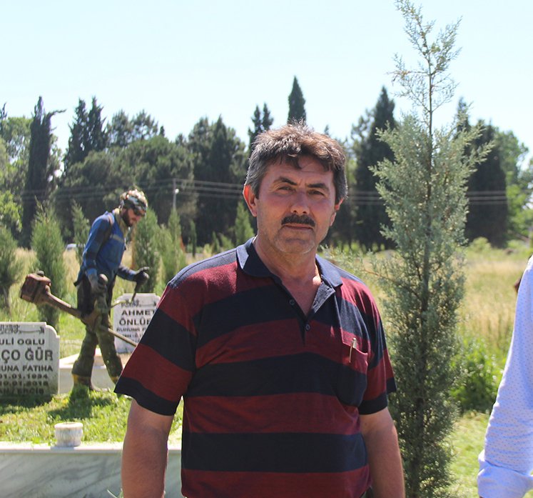 460 mezarlık bayrama hazırlanıyor