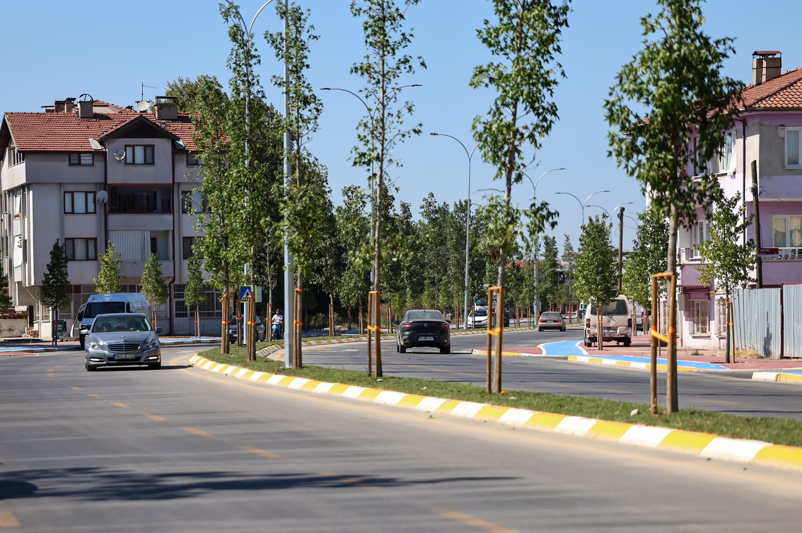 Sakarya’nın merkezine kesintisiz ulaşım artık mümkün: Alparslan Türkeş Caddesi aydınlatması ve peyzajıyla tamamlandı